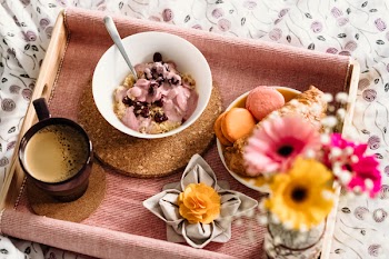 Breakfast in bed 11