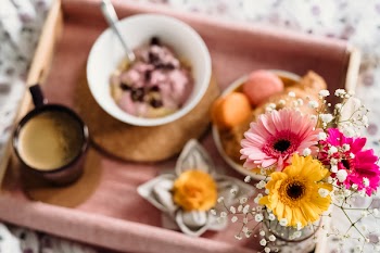 Breakfast in bed 12