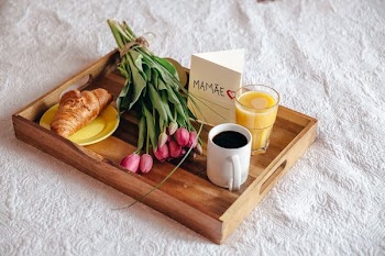 Breakfast In Bed For Mamae