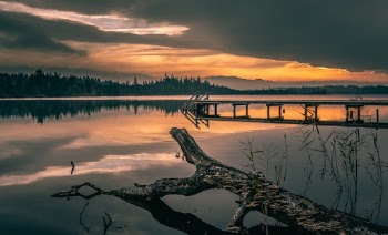 Breathtaking sunset at the Kirchsee in Upper Bavaria. A wonderful atmosphere and an unbelievable peace. 