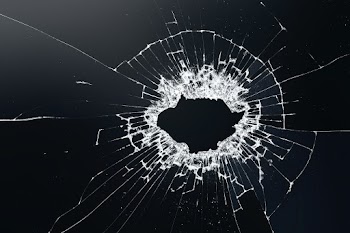 Broken glass psd effect dark background | Free stock illustration | High Resolution graphic