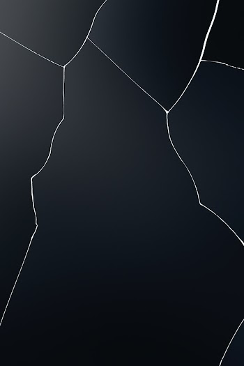 Broken glass psd effect dark background | Free stock illustration | High Resolution graphic