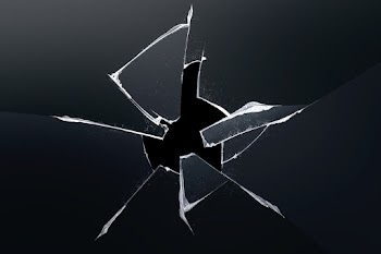 Broken glass psd effect dark background | Free stock illustration | High Resolution graphic