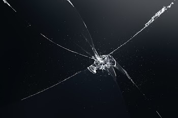 Broken glass psd effect dark background | Free stock illustration | High Resolution graphic