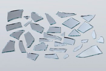 Broken mirror effect PSD with shattered glass | Free stock illustration | High Resolution graphic