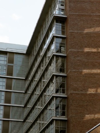 Brown and White Concrete Building · Free Stock Photo