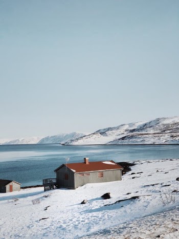 Brown and White Wooden House on Snow Covered Ground · Free Stock Photo