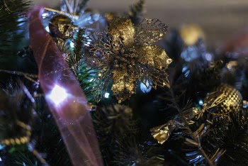 Brown Christmas Tree Decors Closeup Photography