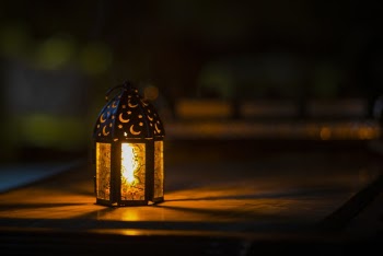 Brown Desk Lamp on Table