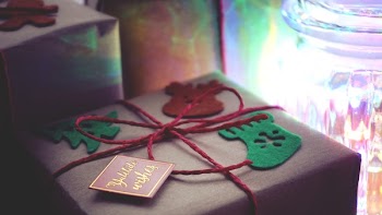 Brown Gift Box Close-up Photography