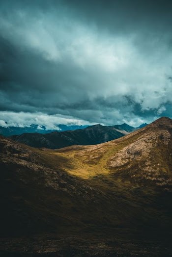 brown mountain photo