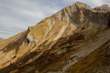brown rock mountain at daytime