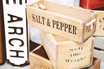 brown wooden salt & pepper container