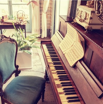 Brown Wooden Upright Piano