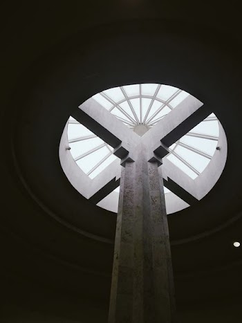 building white concrete pillar