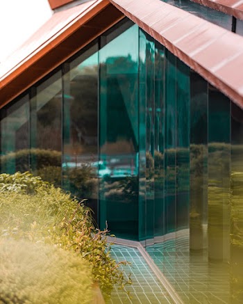 Building Wtth glass front