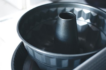 Bundt pan for baking 