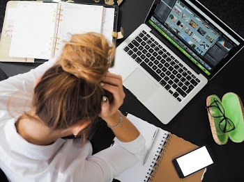          Business Laptop & Calendar Free Photo     