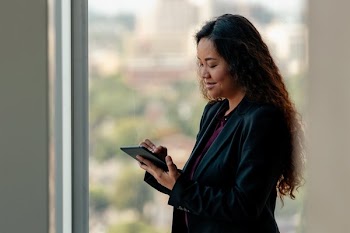 Business Woman With Ipad And Stylus