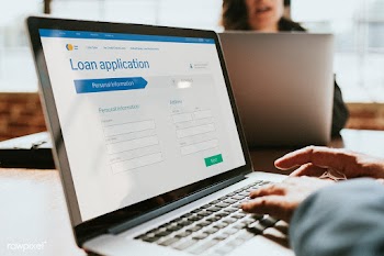 Businessman applying for a loan on a laptop mockup during the coronavi.. | Free  psd mockup - 2312711