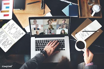 Businessman in a video conference call while working from home during .. | Free  photo - 2336754