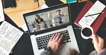 Businessman in a video conference call while working from home during .. | Free  photo - 2336760
