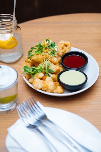 Calamares With Ketchup and Mayonnaise Dip