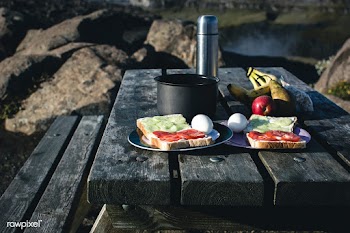 Camping breakfast | Free public domain photo - 448175