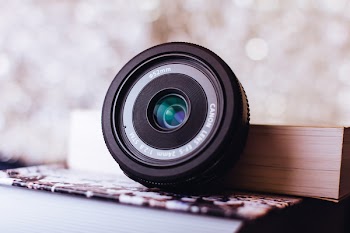 Canon camera lens