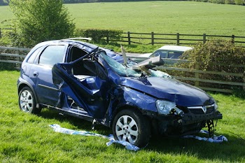 Car crash--25-4-10-005.JPG