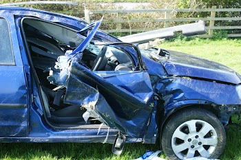 Car crash--25-4-10-008.JPG