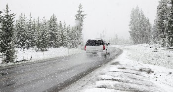 Car driving through the frozen | Free Photo - rawpixel