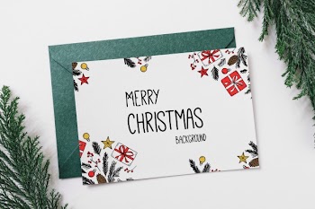 Card and envelope mockup with christmas concept Free Psd