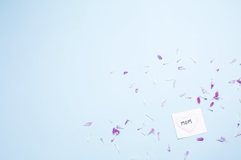 Card For Mom With Petals