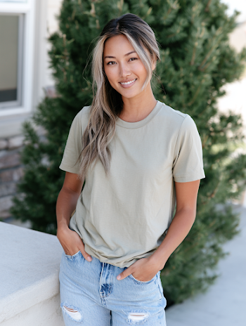 Casual Outdoor Portrait of an Influencer