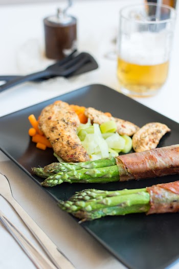 Chicken steak with vegetables and beer 
