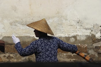 Chinese boatman, Zhouzhang, Jiangsu, China | Free Photo - rawpixel
