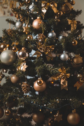 Christmas Tree With Baubles 