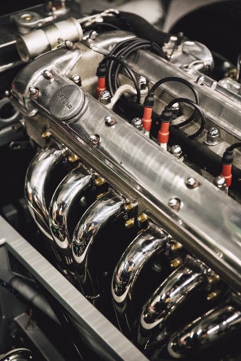 Chrome-colored Vehicle Engine