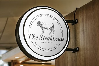 Circle restaurant sign mockup psd | Free PSD Mockup - rawpixel
