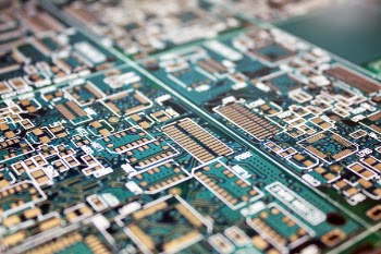 Circuit board wo components 1.JPG