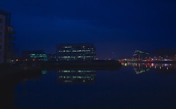          City Building Night Free Photo     