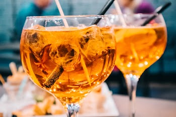 Clear Footed Drinking Glasses