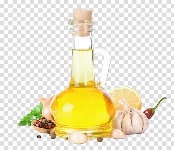 Clear glass bottle filled with oil beside garlic, Cooking oil Vegetable oil Canola Perilla oil, Cooking oil transparent background PNG clipart
