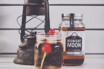 clear glass jar