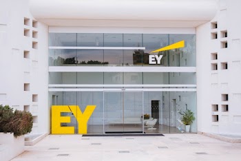 Clear Glass Wall