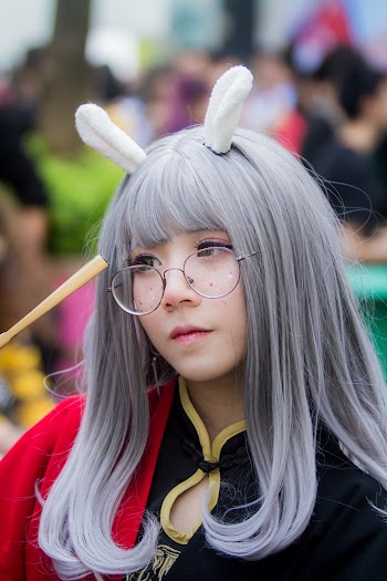 Close-Up Photo Of Girl Wearing Eyeglasses 