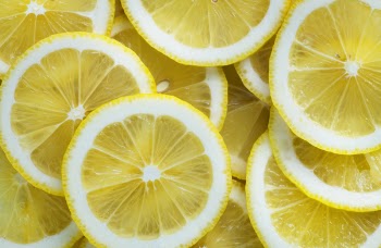 Close-Up Photo of Sliced Lemons