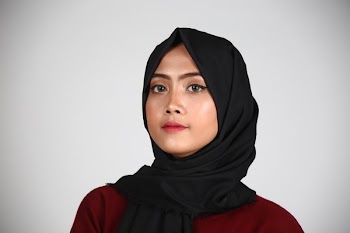 Close-Up Photo of Woman Wearing Hijan