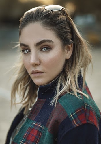 Close-Up Photography of a Woman 